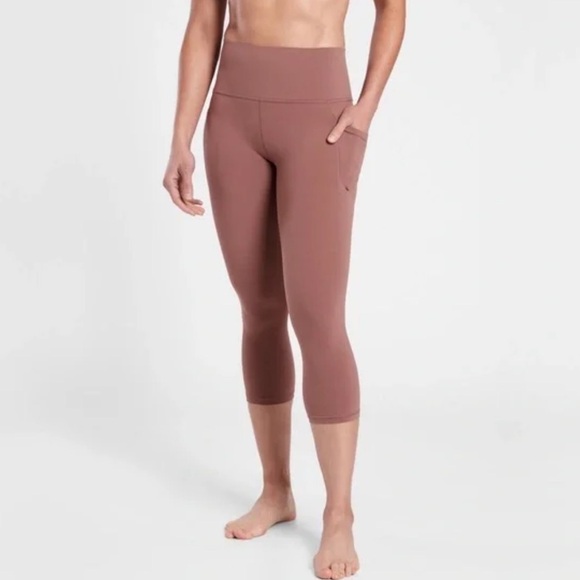 Athleta Pants - Athleta Salutation Stash Pocket Capri in Hearth Rose